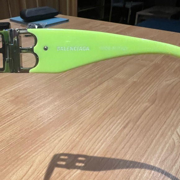 Balenciaga Sun Glasses - Picture 4 of 6